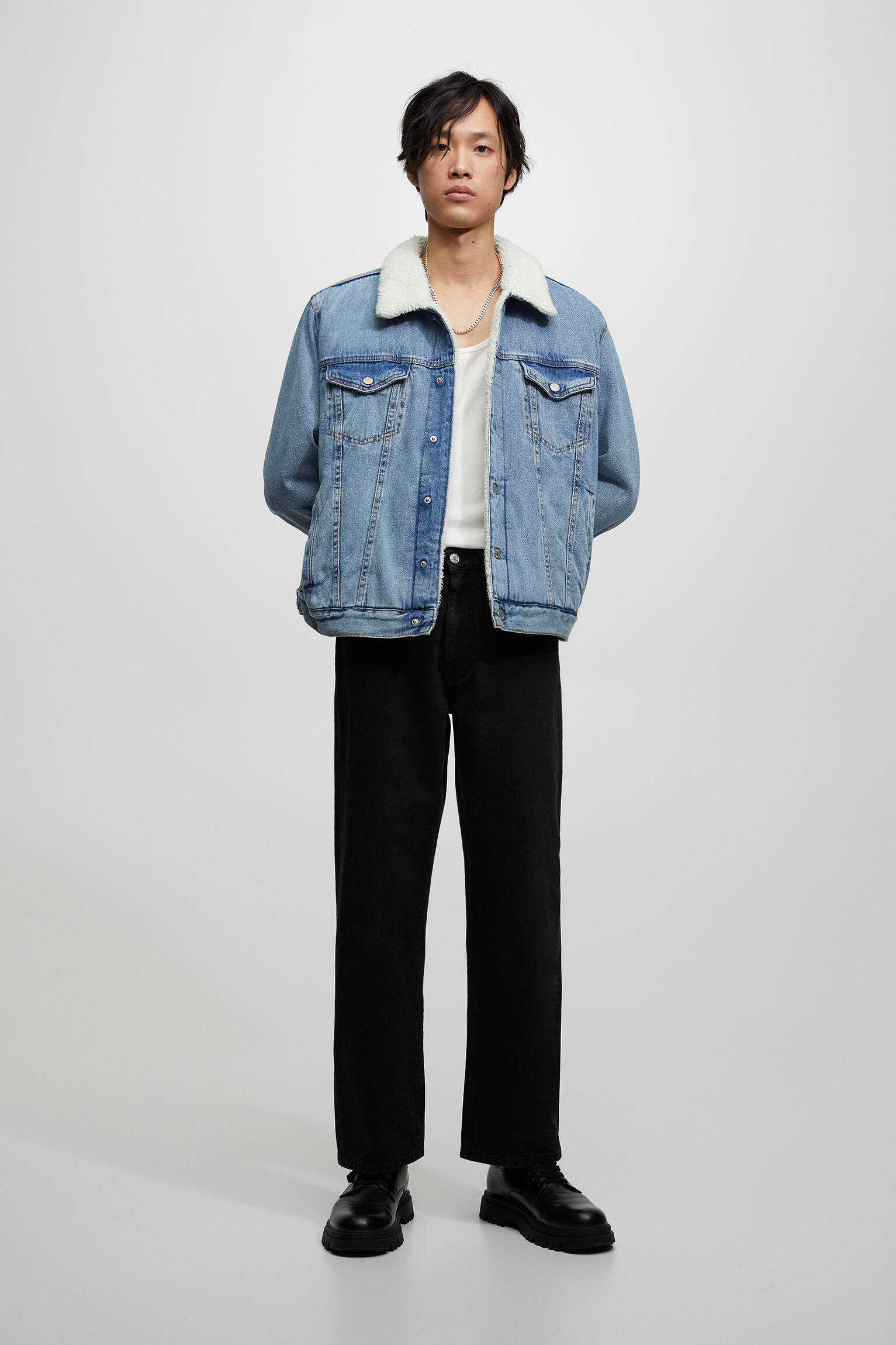 Jaqueta jeans com forro de sherpa - azul médio