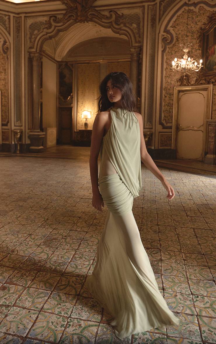 Vert Sauge Robe Longue Moulante Plt Label En Mesh À Col Montant Avec Drapé Asymétrique Et Godets À Queue De Poisson