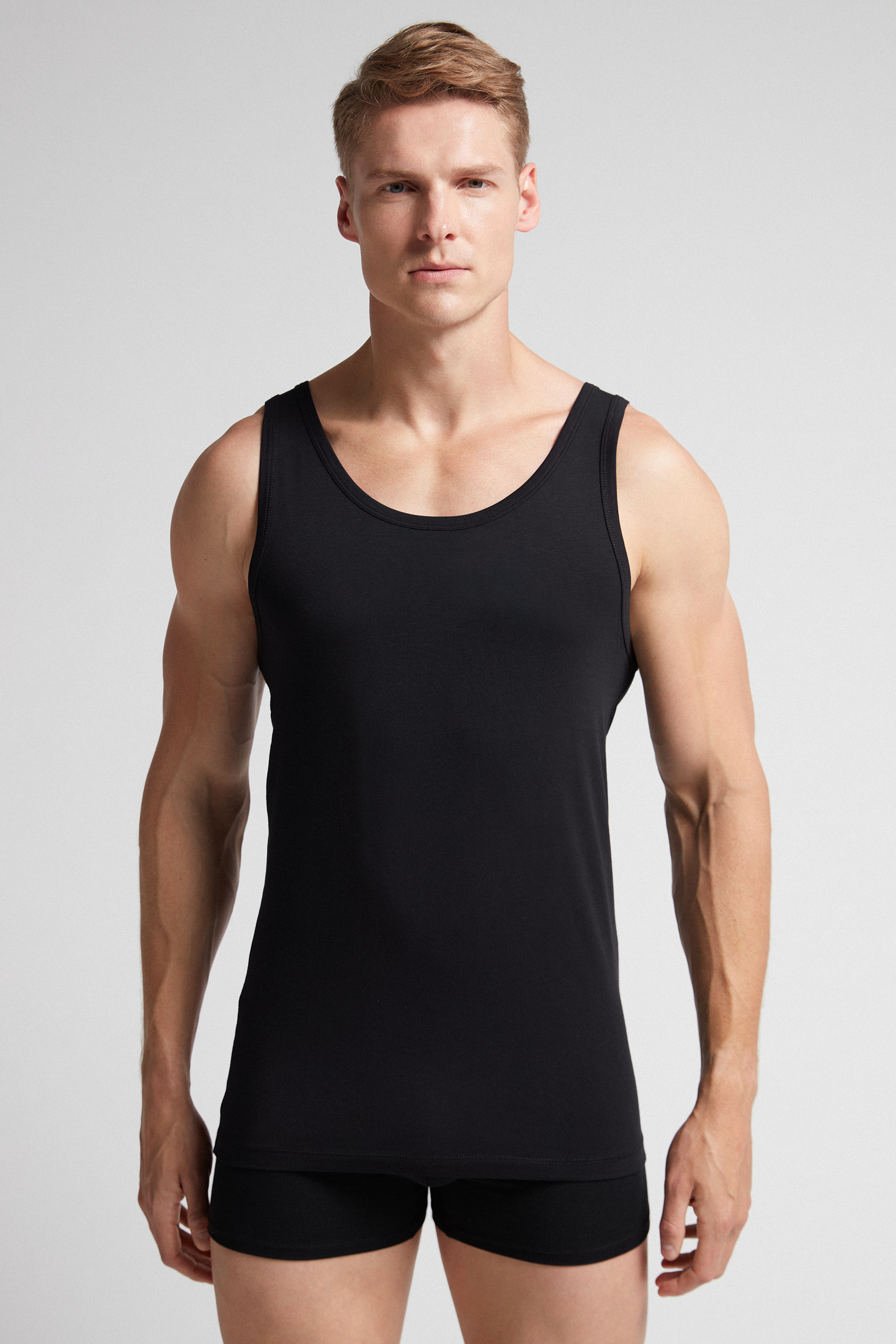 Camiseta sem mangas com gola redonda