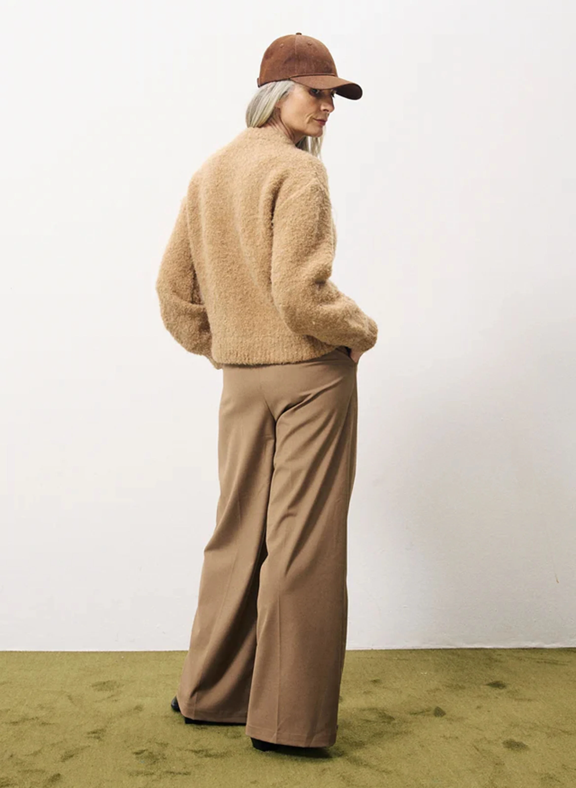 MEGANE - Cardigan col rond en maille bouclette | Marron