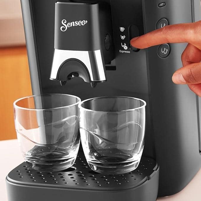 Philips Senseo Maestro Kaffeepadmaschine Bundle mit 80 Kaffeepads, 3 Kaffeespezialitäten, Memo-Funktion, Crema Plus, Intensität Plus, aus recyceltem Plastik, 1,2L, Scchwarz (CSA260/60)