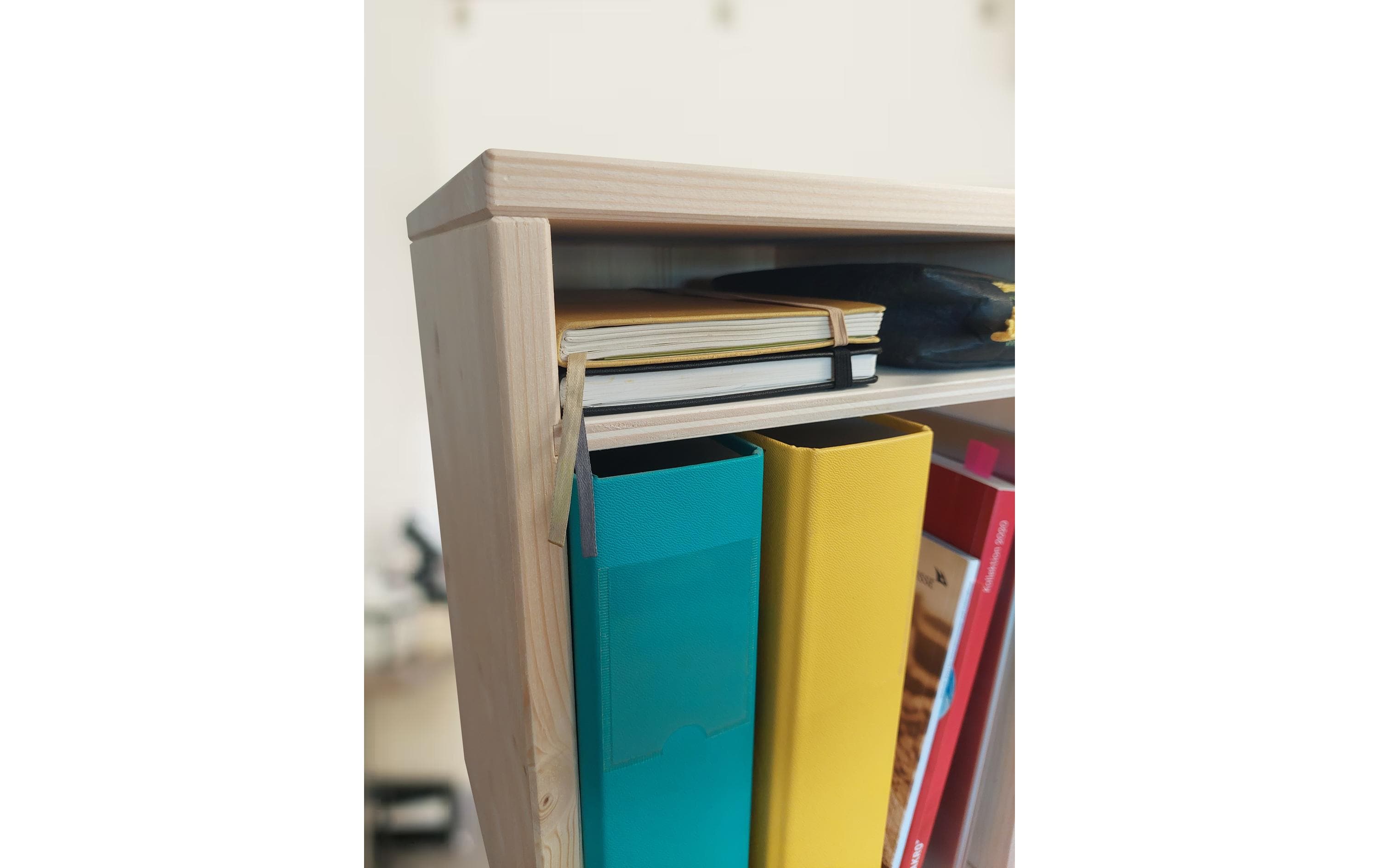 Hocker Sitz- und Aufbewahrungshocker NatureHocker mit Ablage für Schule und Kindergarten – perfekt für Churermodell