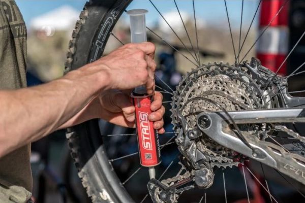 Stan's Tubeless Sealent Injector