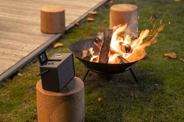 Pure Evoke Play digital radio (sort)