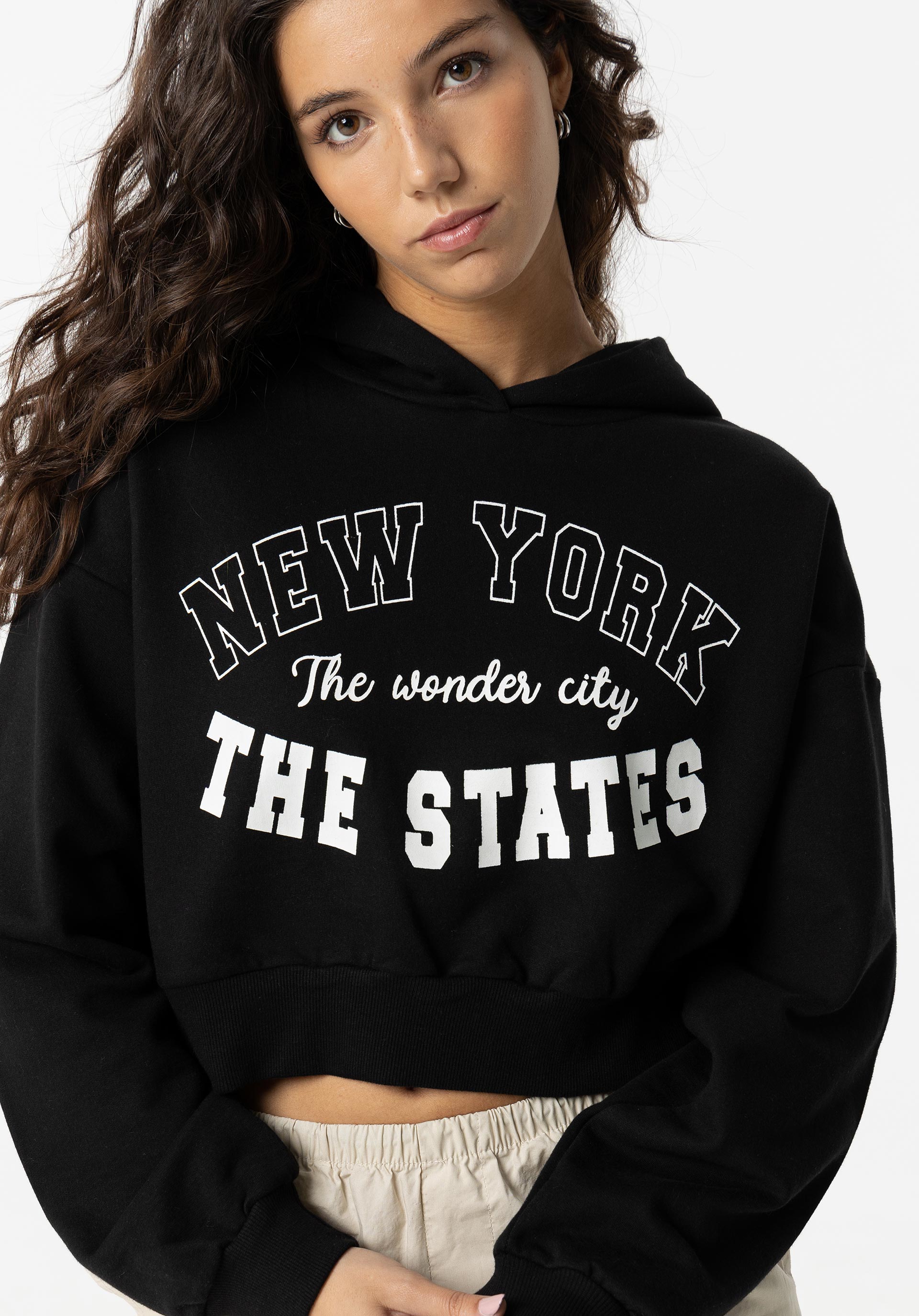 Hoodie com Texto Frontal