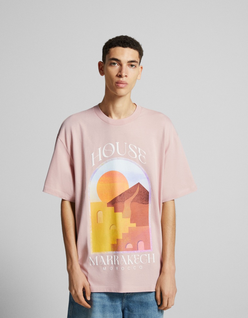 Camiseta de manga curta com estampa Marrakesh e modelagem quadrada