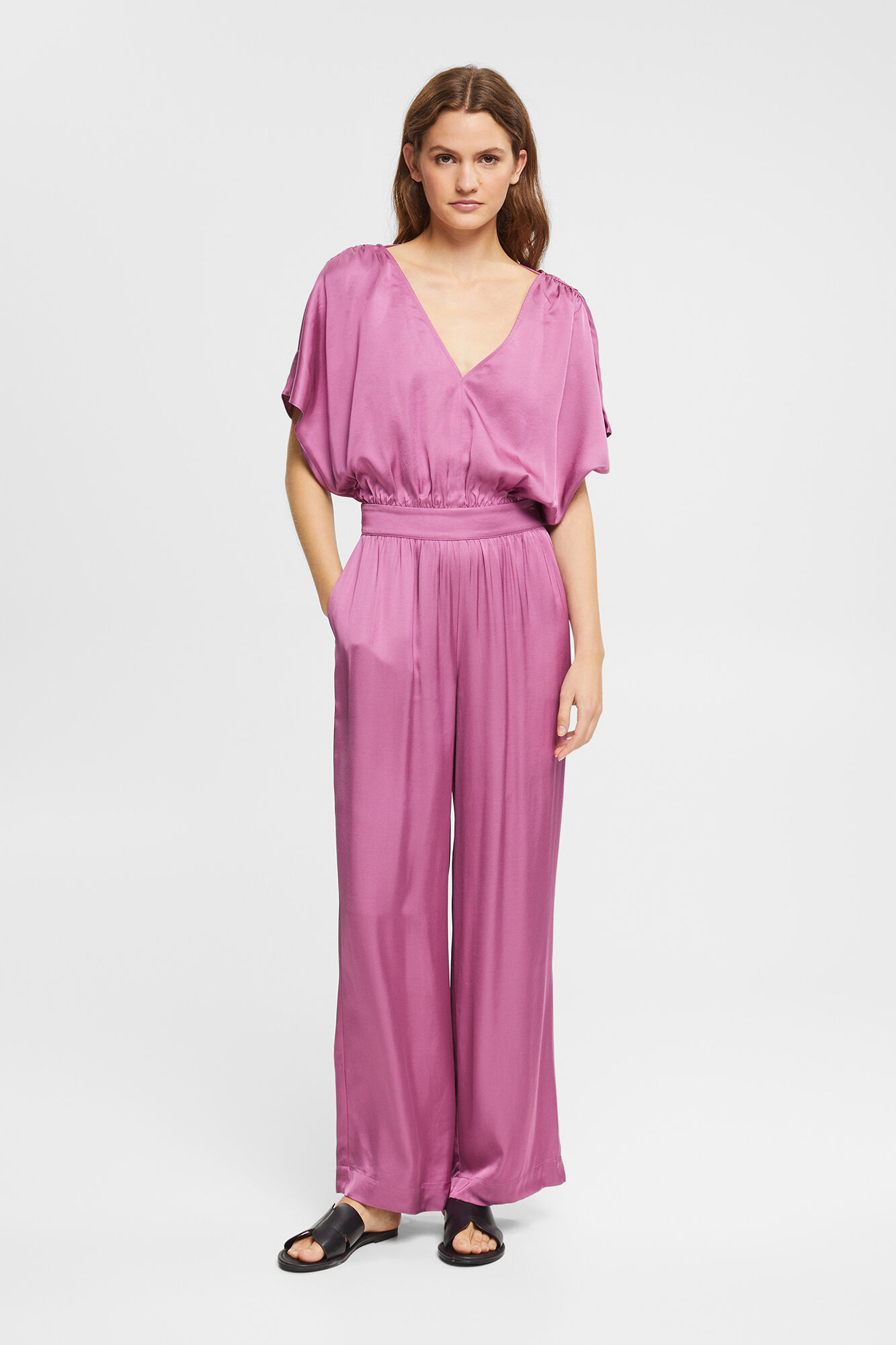 Macacão de viscose acetinada com pernas largas - Roxo