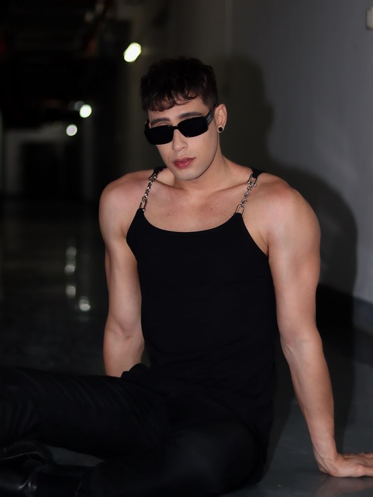 Adotuastic - Tanktop met kettingbandjes