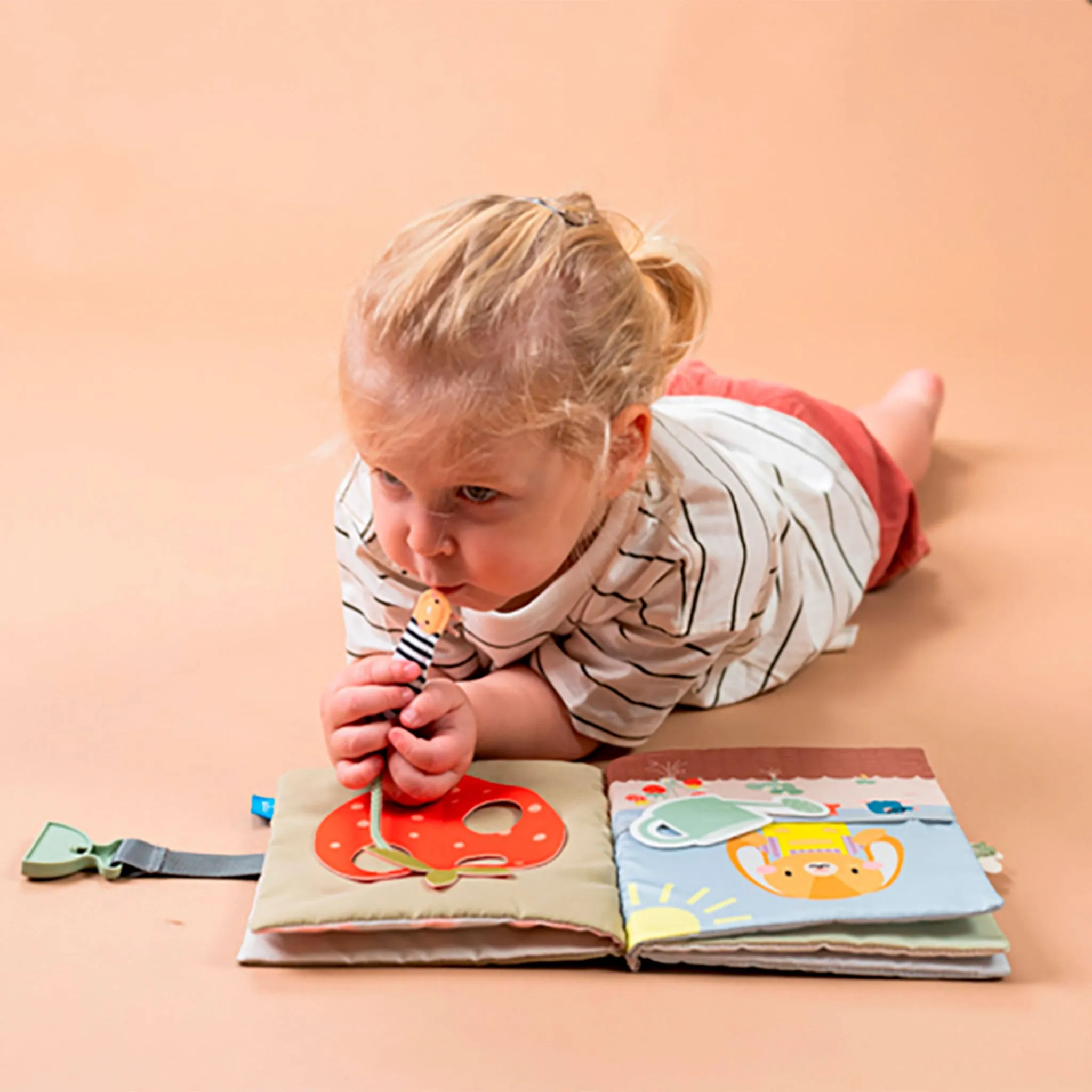 Taf Toy Mon Premier Livre d'Activités