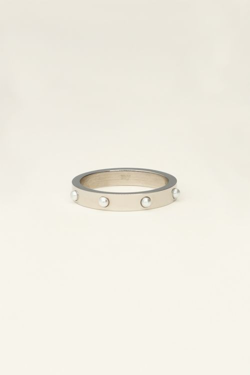 Ring met kleine parels