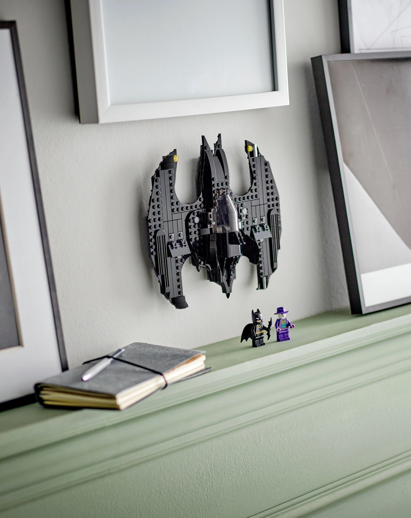 LEGO® 76265 Batwing: Batman™ vs. Joker™
