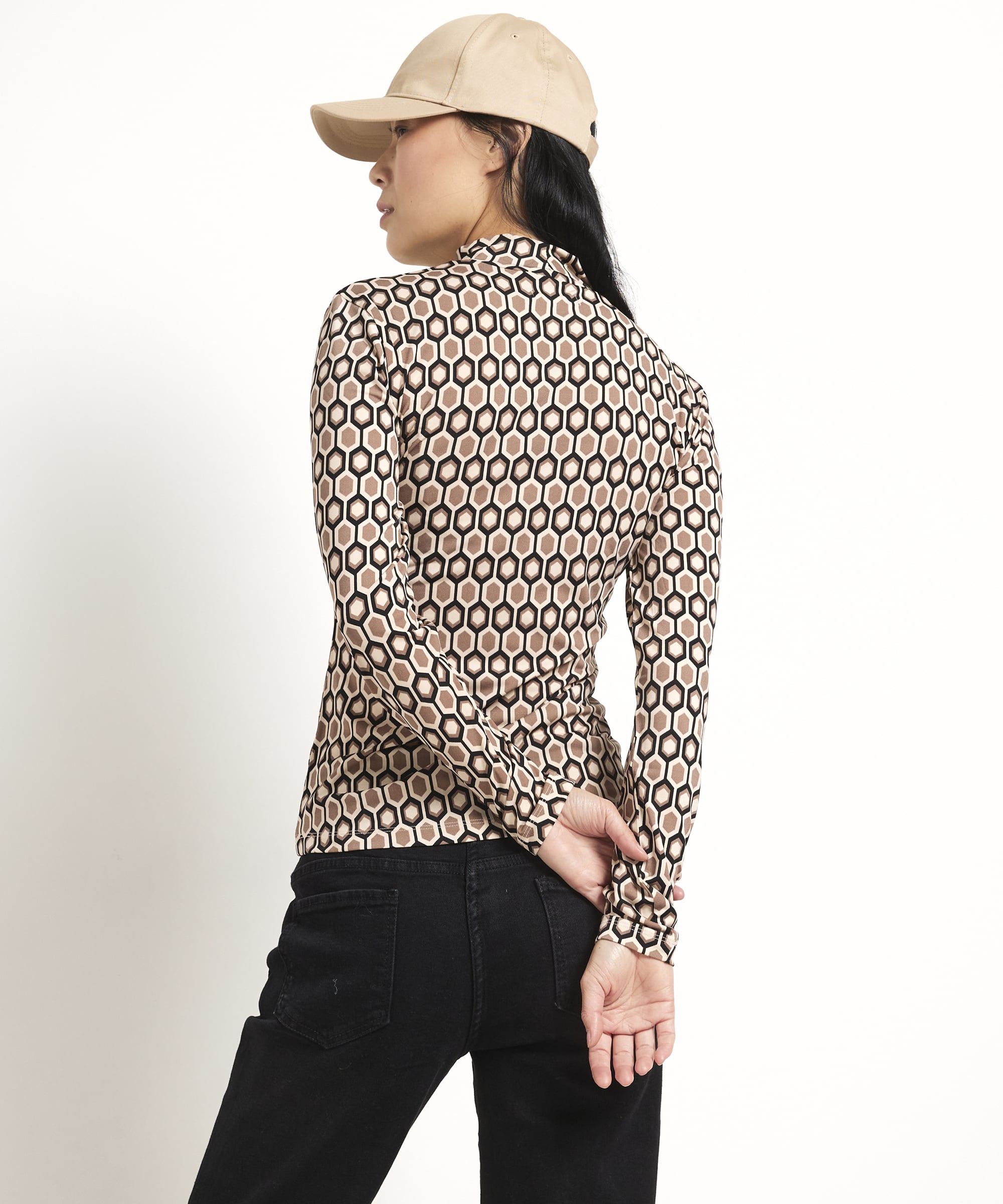 getailleerde top met print
