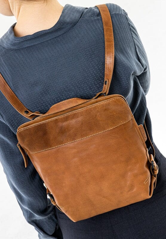 Aunts & Uncles Grandma's Luxury Club Backpack / Shoulderbag Mrs. Crumble Caramel