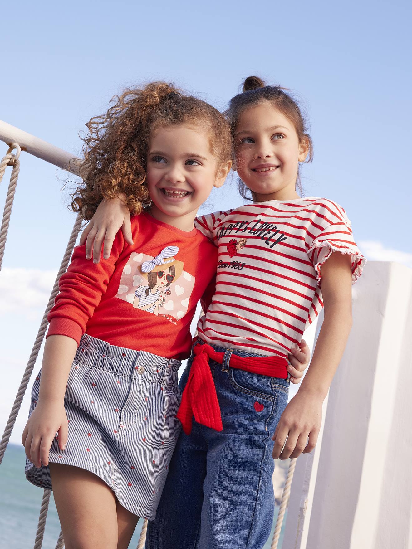 Camiseta listrada com coração e lantejoulas, para meninas, listras azuis.
