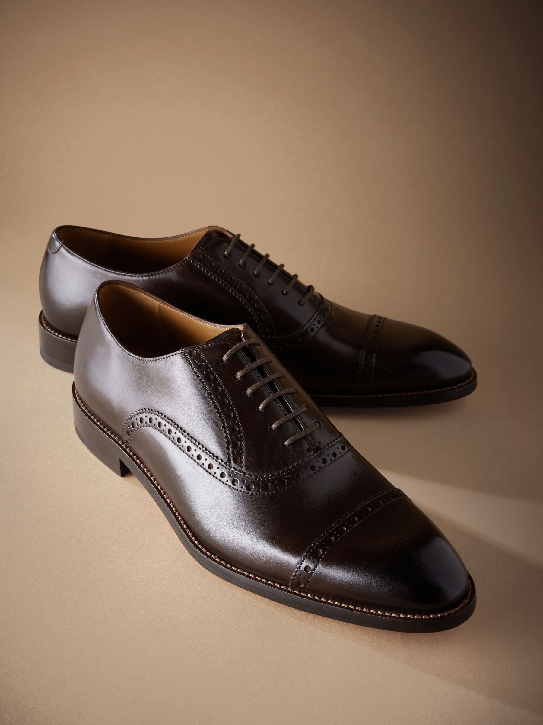 Bruin - Standaard pasvorm - Signature Leather - Oxford schoenen met neusstuk