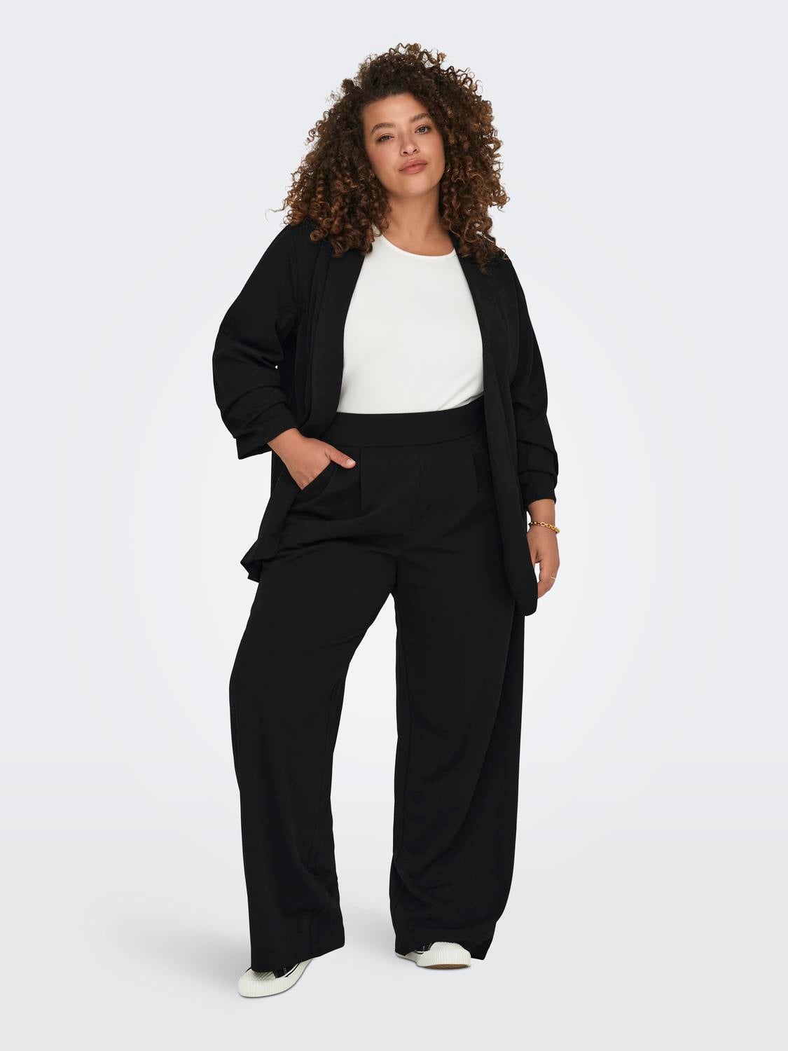 CARSTILLA Normal geschnitten Hose mit weitem Beinschnitt Black