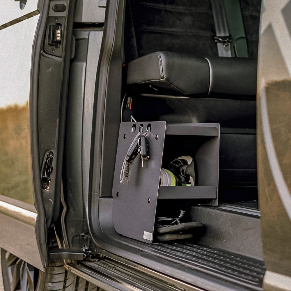 BusBoxx Schuhregal / Stauraum ShoeBOXX DIY Ford Custom Tourneo V710 Beifahrerseite
