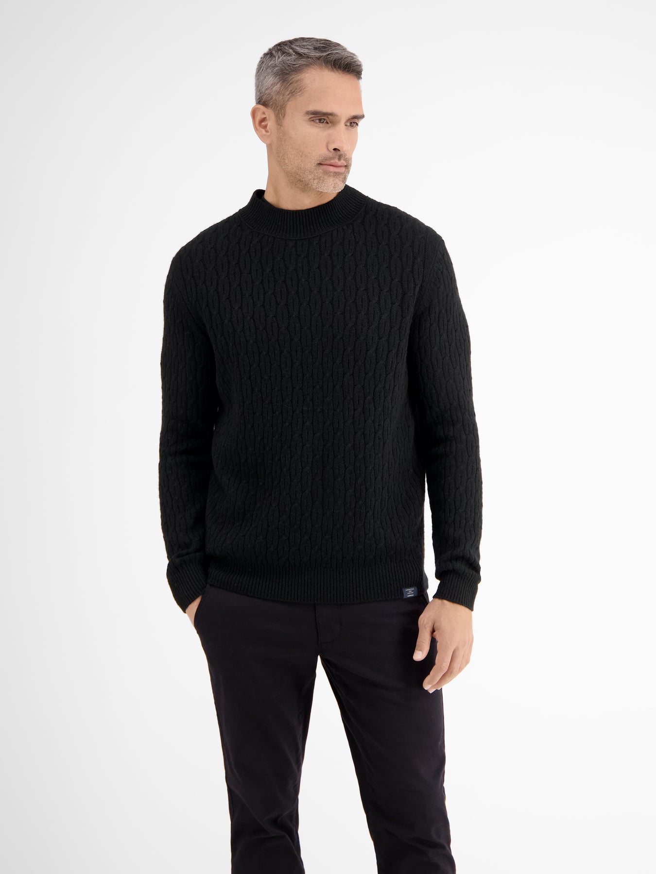 Cable-Strickpullover mit Turtleneck