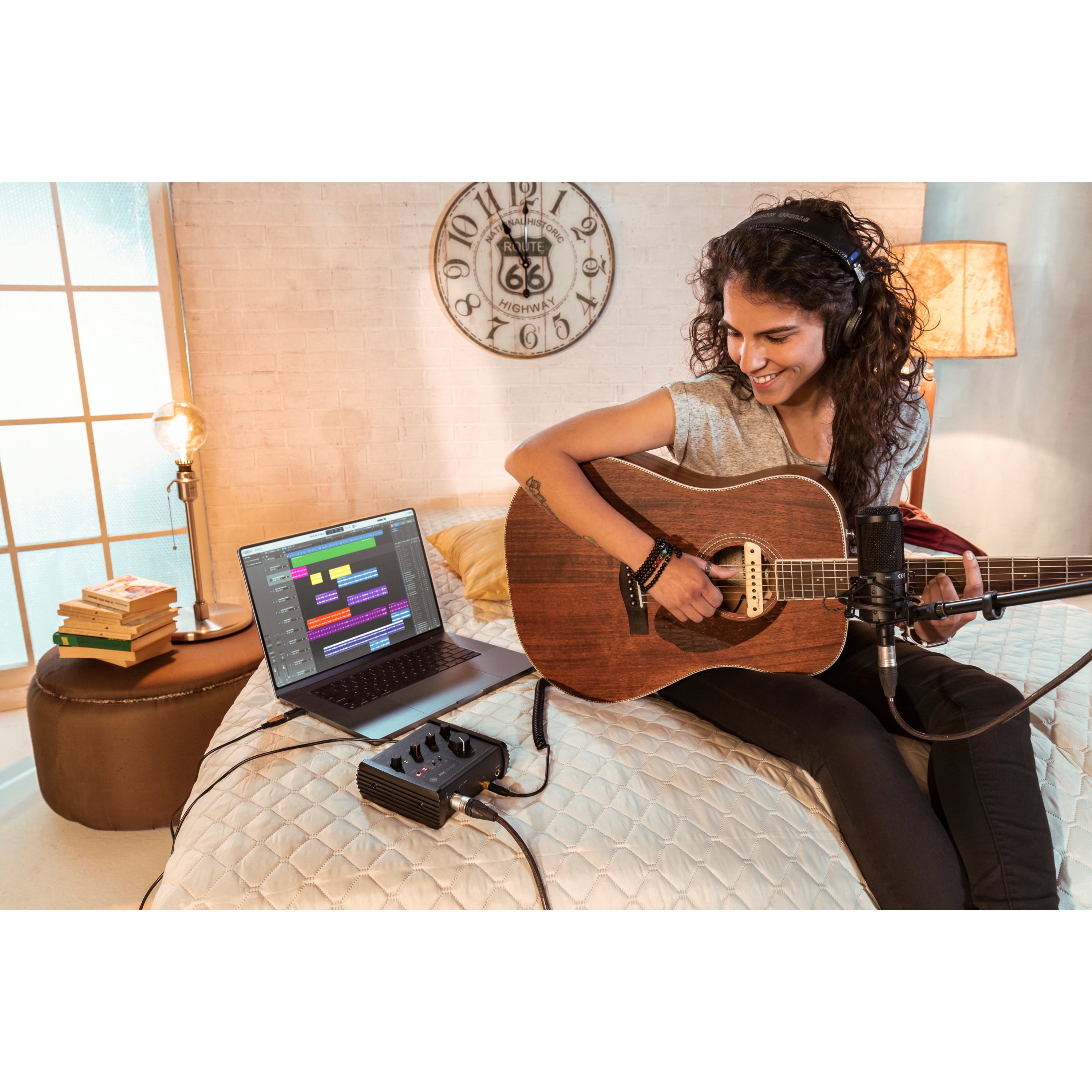 IK Multimedia Axe I/O One 1-in/3-out audio interface