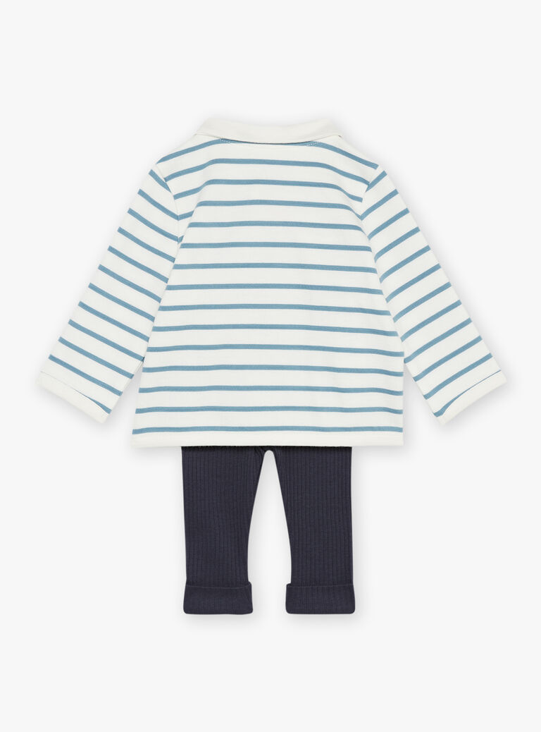 Sweat écru et bleu, legging bleu nuit et chaussettes bleues