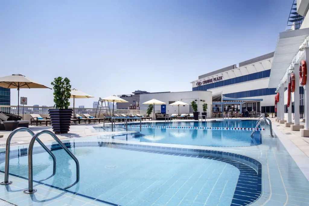 Crowne Plaza Deira Logies en ontbijt - Hotel