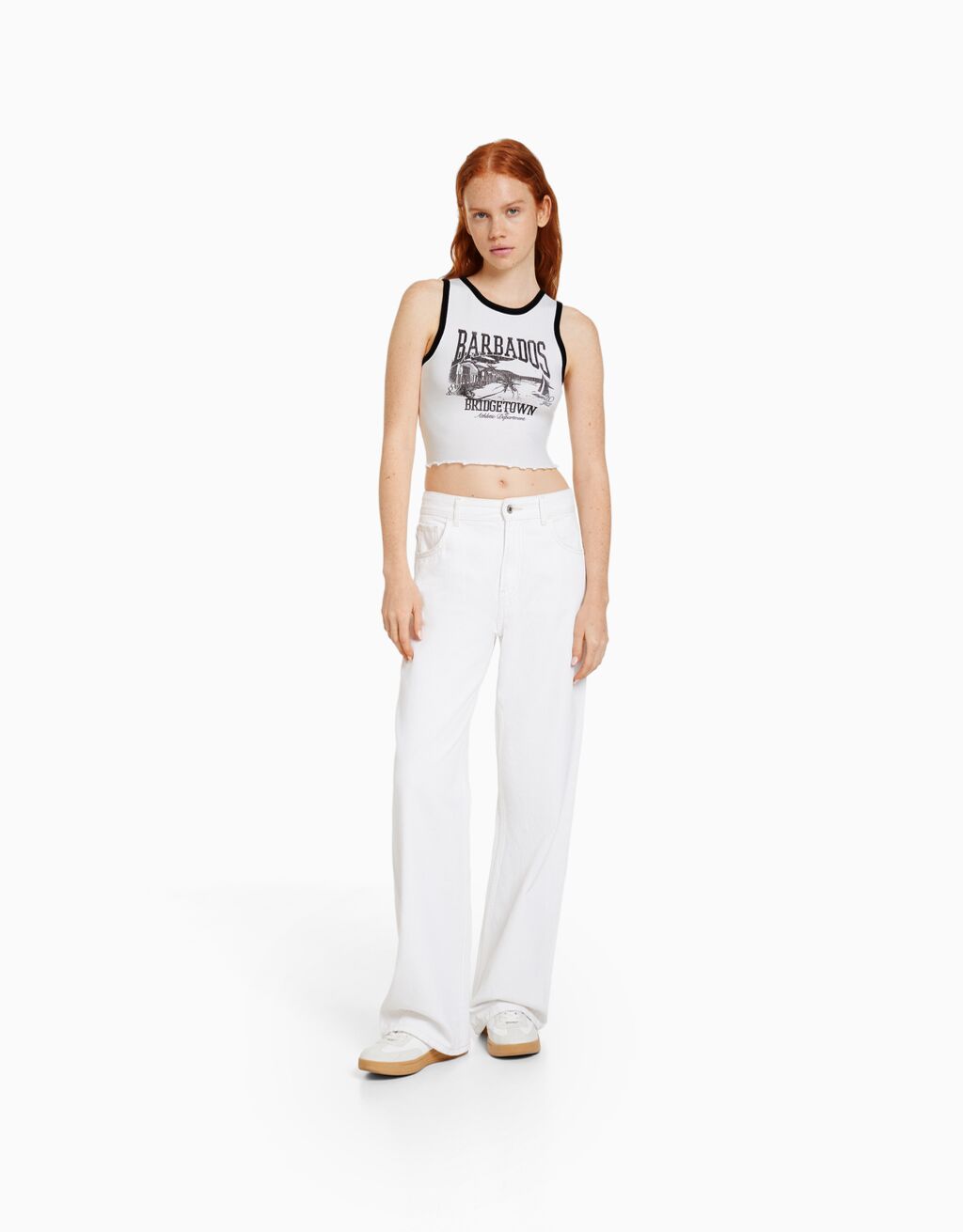 Camiseta cropped estampada sem mangas