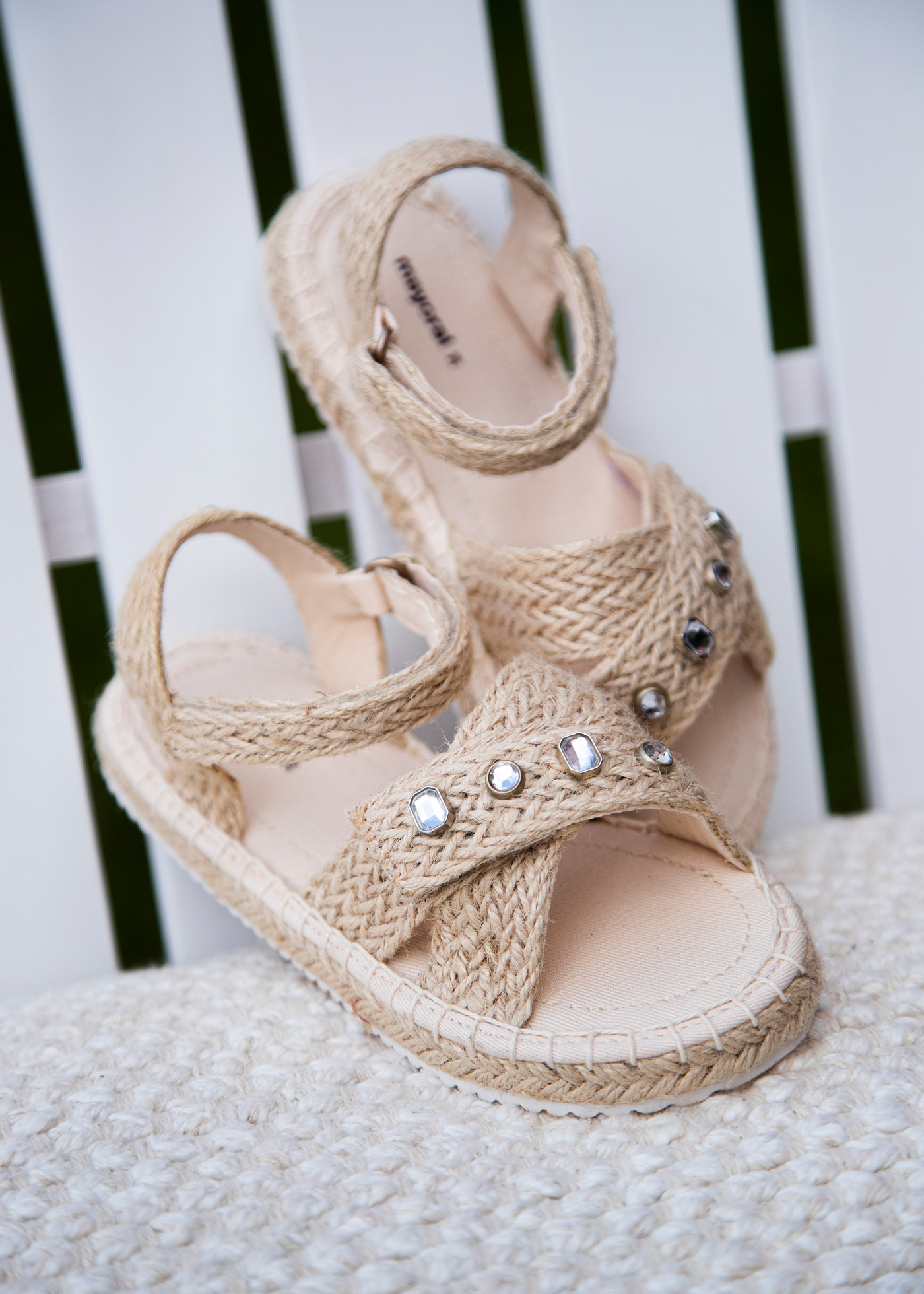 Sandália espadrille com fecho duplo de velcro para meninas