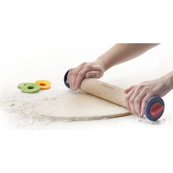 Rouleau à pâtisserie en bois avec anneaux