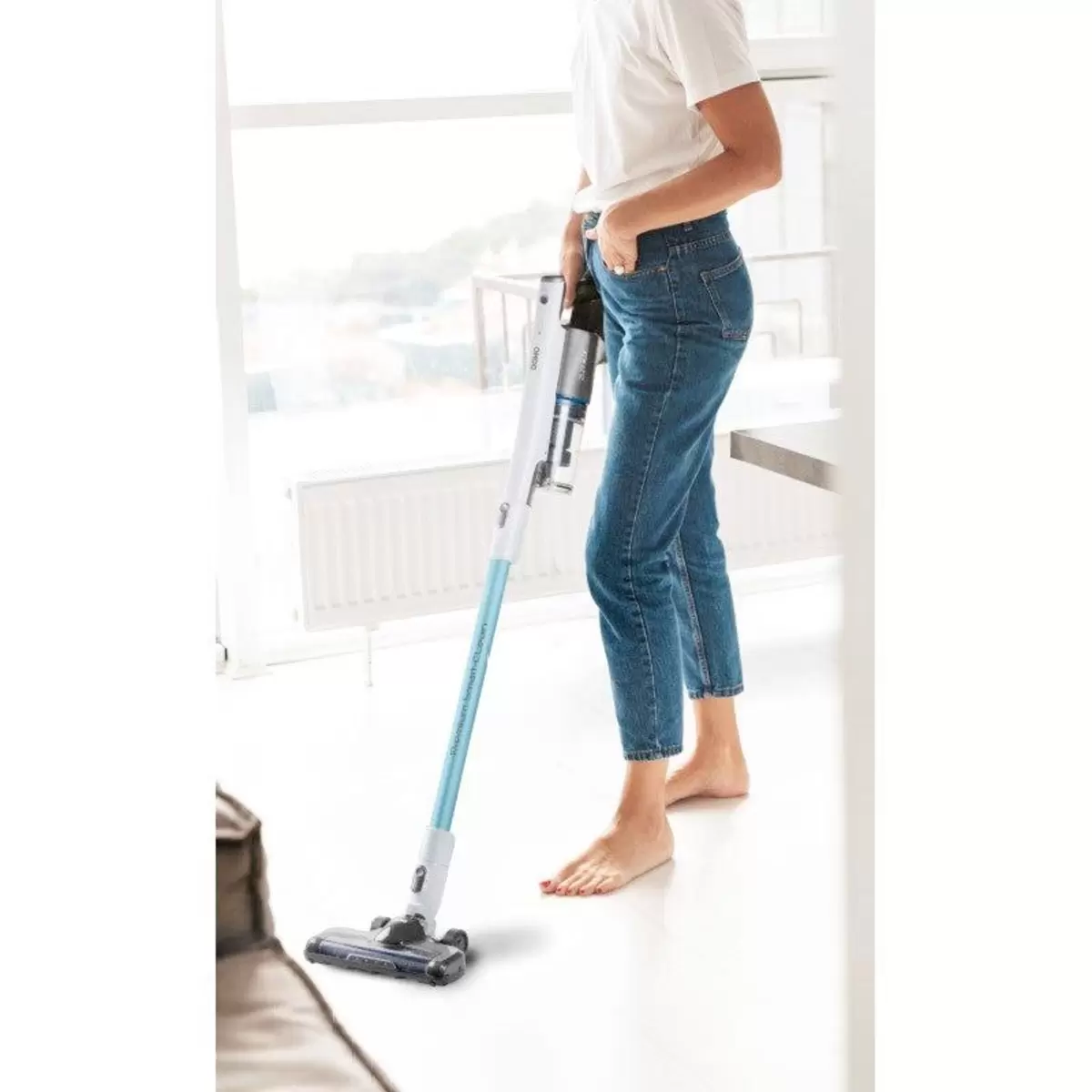 Staubsauger ohne Beutel Domo DO2035SV hellblau,weiss