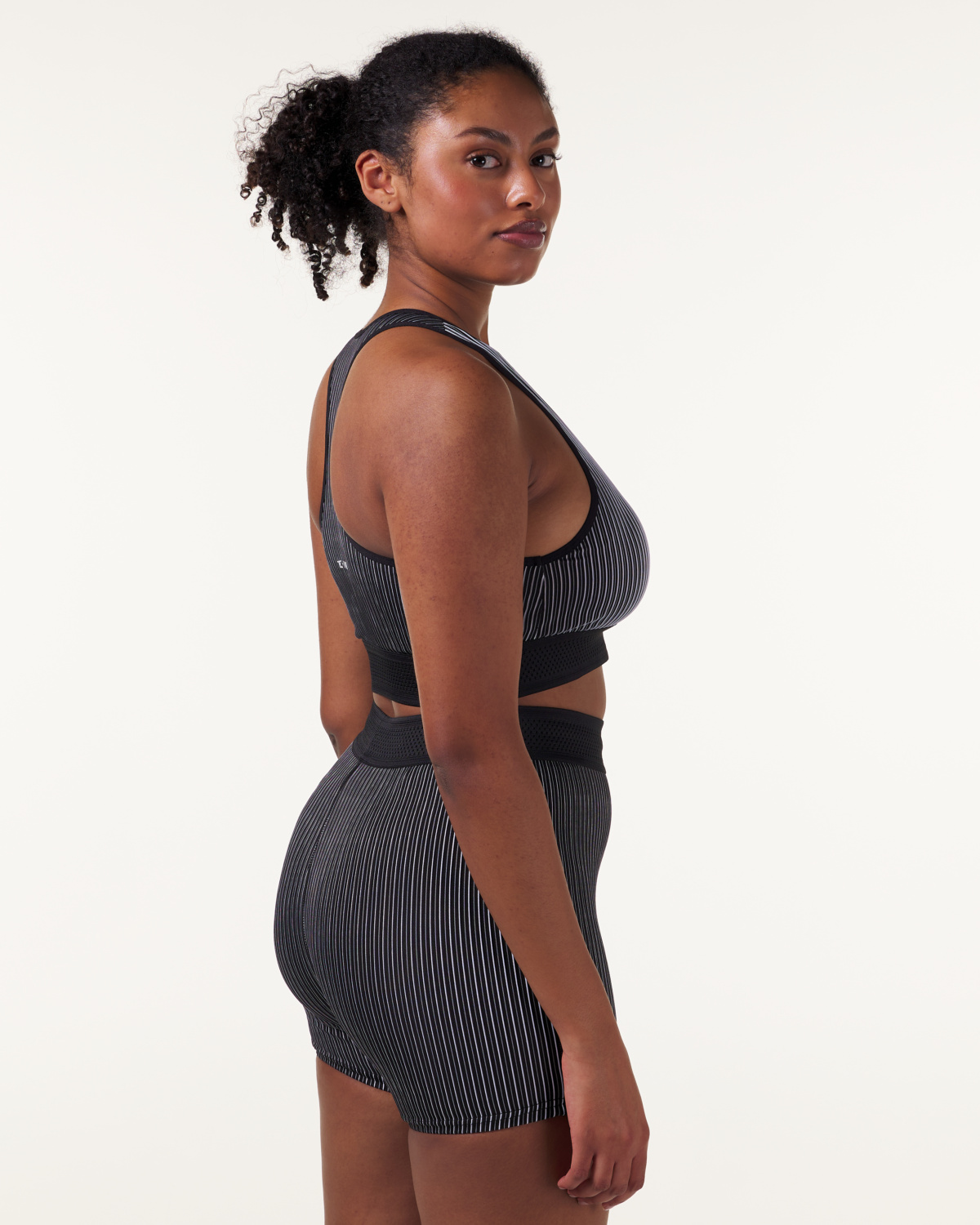 LEVITY Swift Tech Rib Bra Black\White