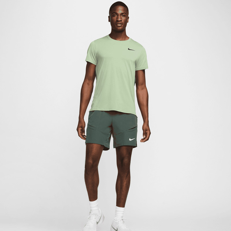 Tee-shirt tennis Sinner Shanghai Nike Court Slam kaki