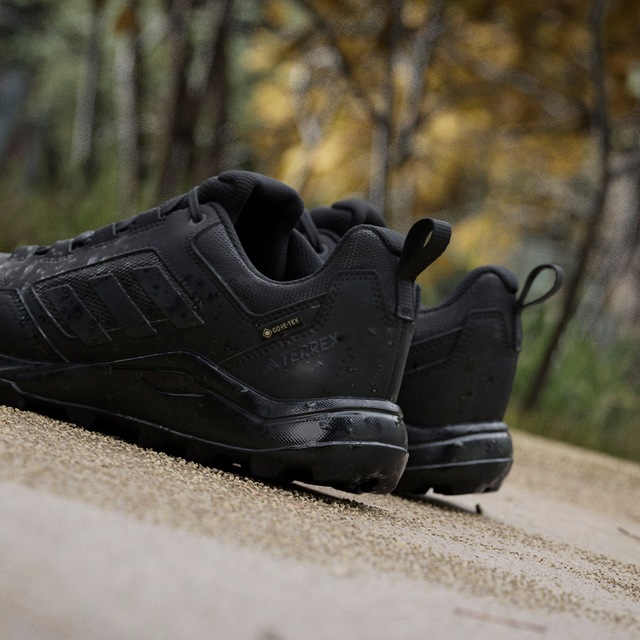 adidas TERREX Trailrunningschuh »TRACEROCKER 2.0 GORE-TEX«  wasserdichte Trailrunningschuhe