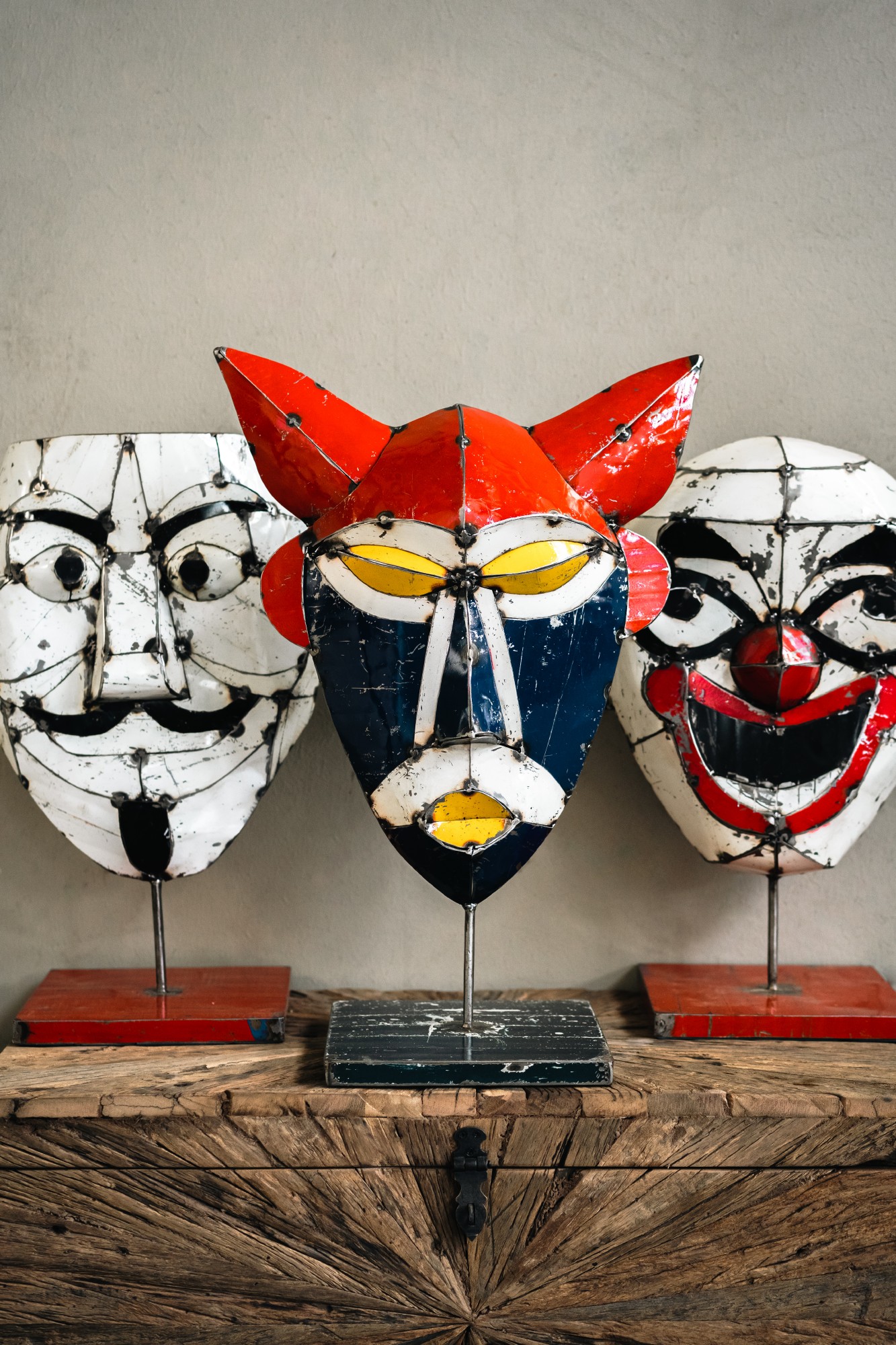 Maske 'Clown' aus Ölfässern, multicolor, H 54 cm, B 42 cm von fischer's lagerhaus
