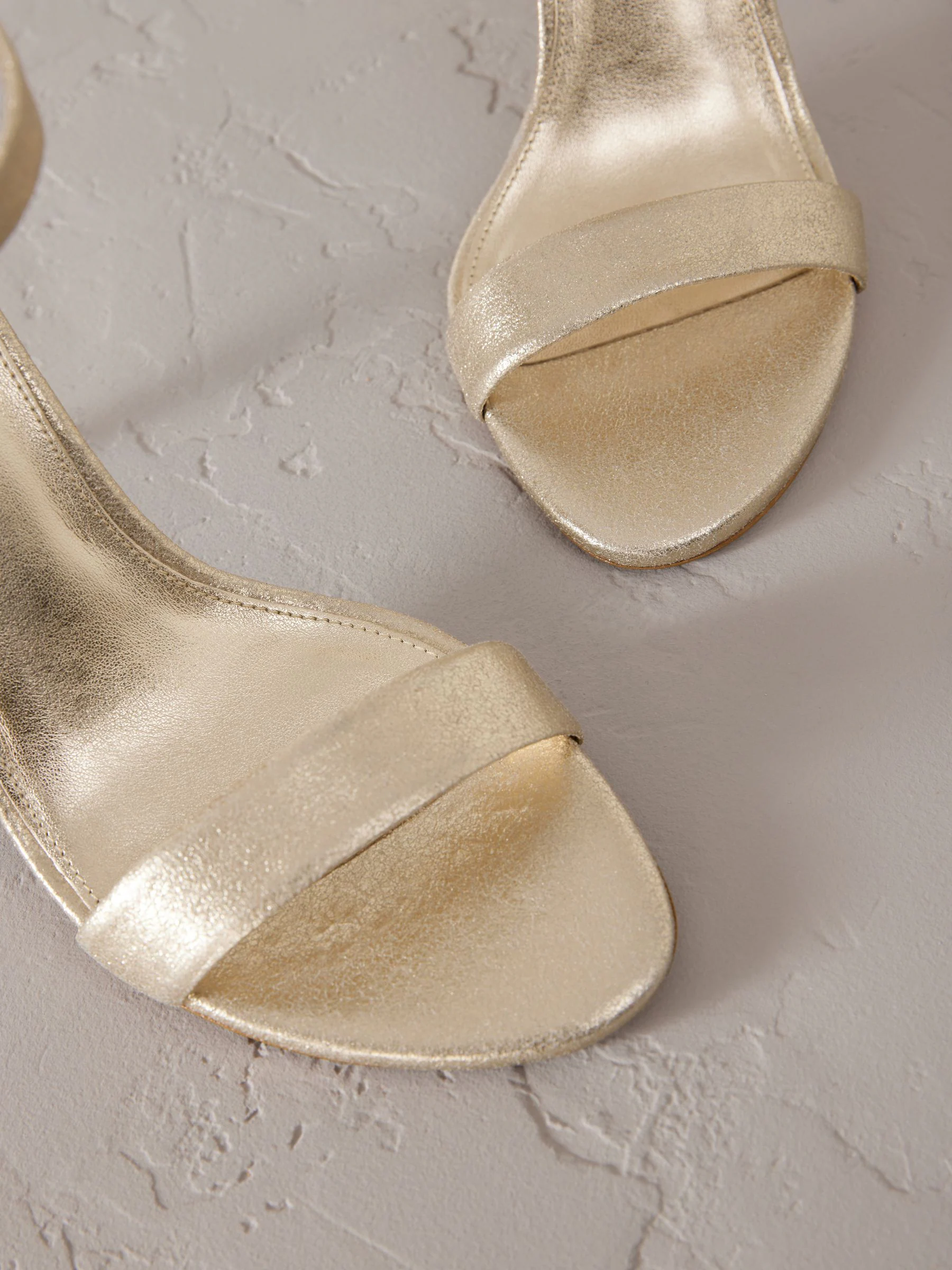 Goud - Signature Premium leren sandalen met hoge ronde neus