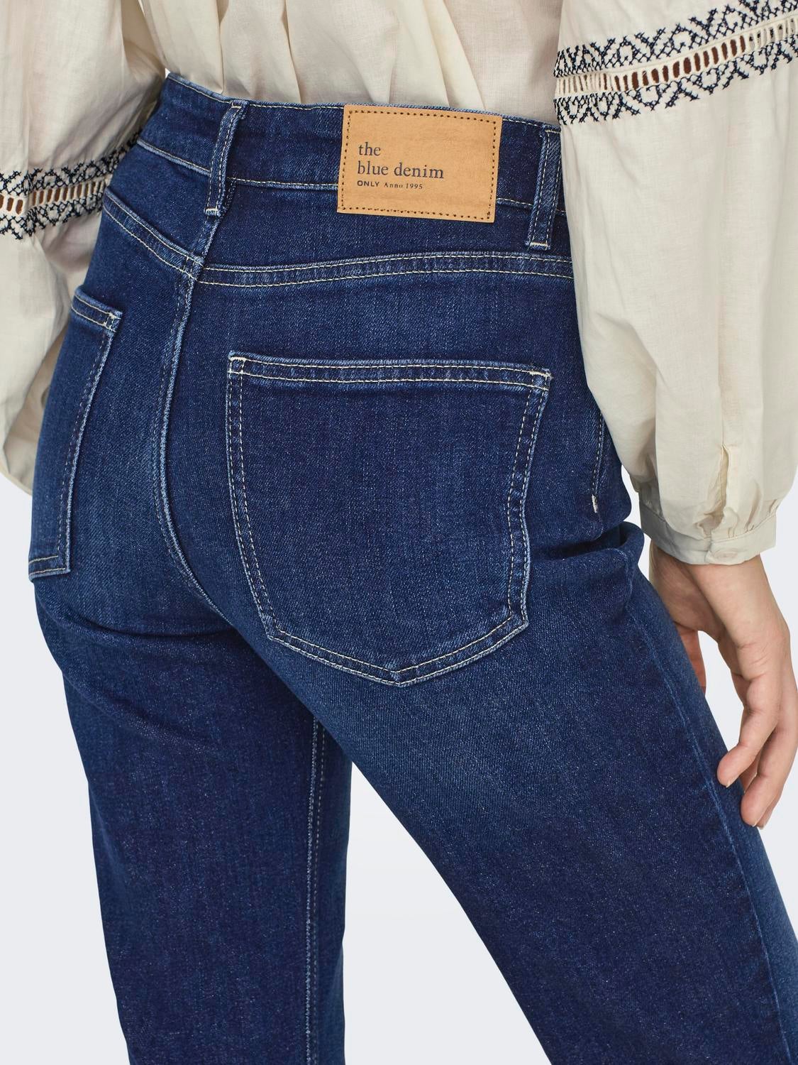 ONLLILOU Hohe Taille Slim Fit Jeans Medium Blue Denim