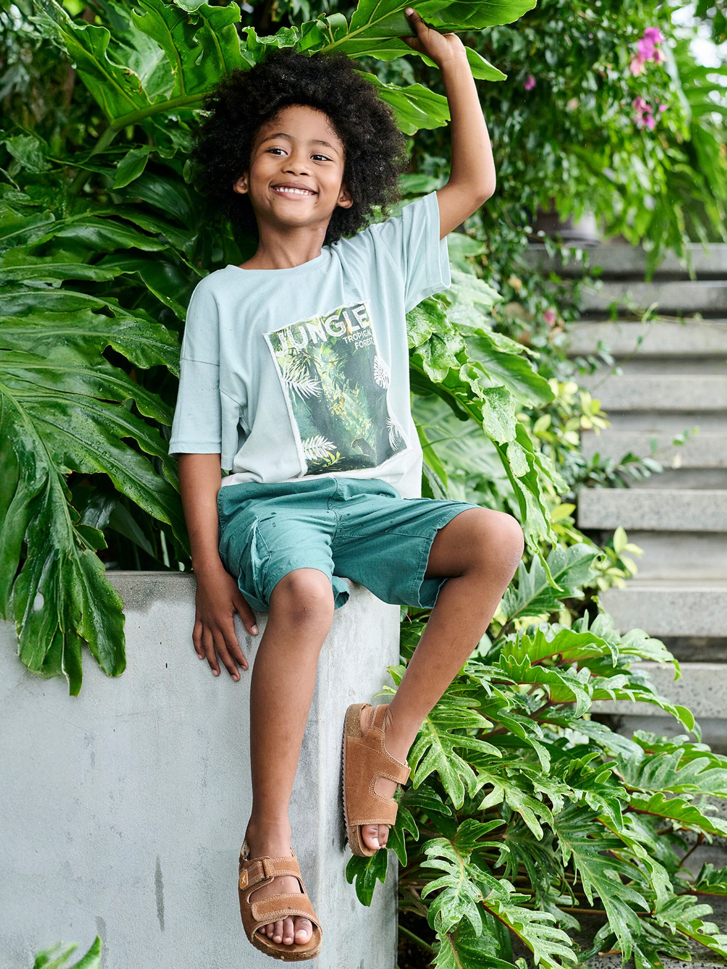 Vertbaudet Jungen T-Shirt in Batikoptik mit Recycling-Baumwolle salbeigrün