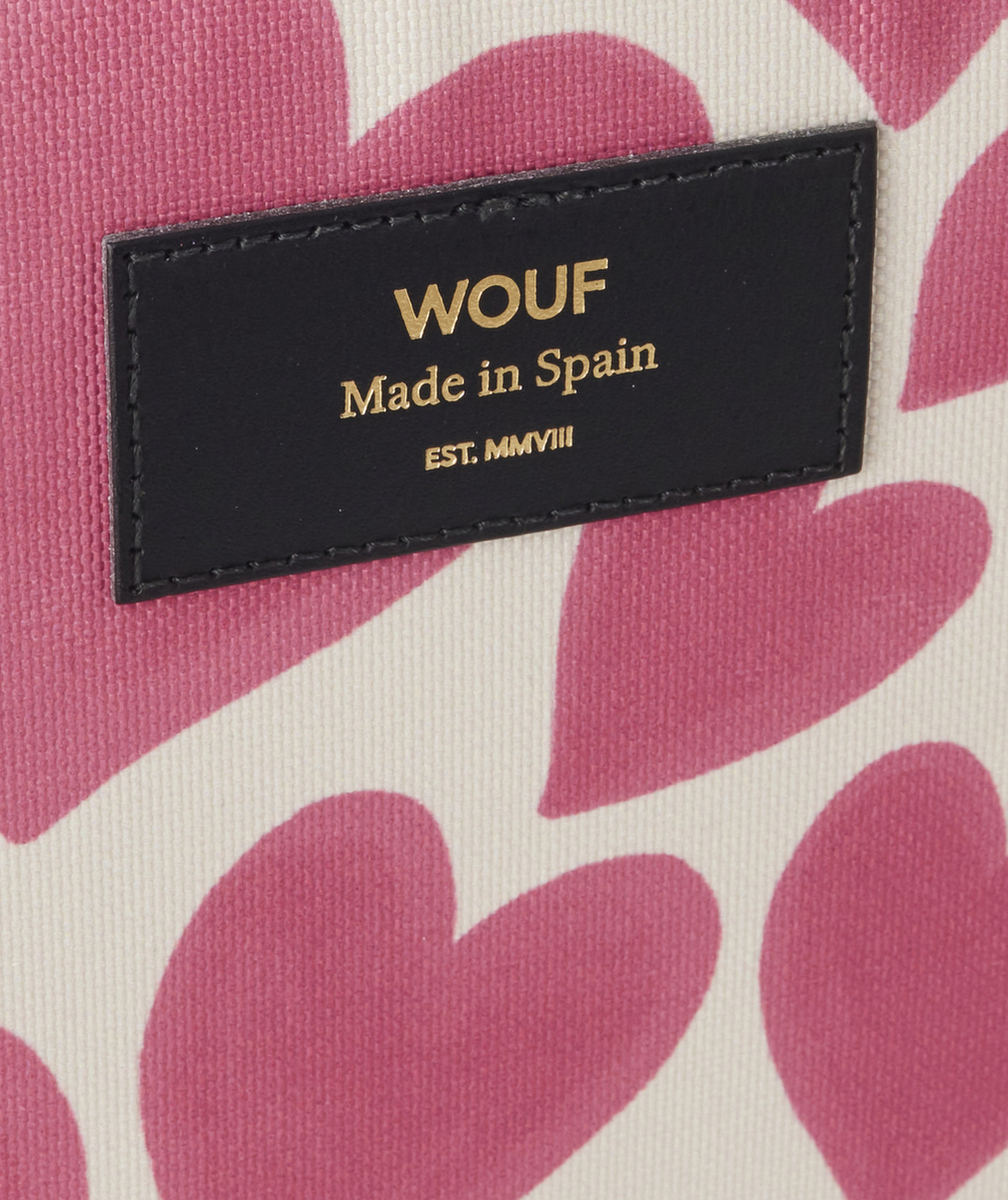 WOUFHOUSSE POUR TABLETTE EN FIBRES RECYCLÉES ET IMPRIMÉE COEURS ROSES