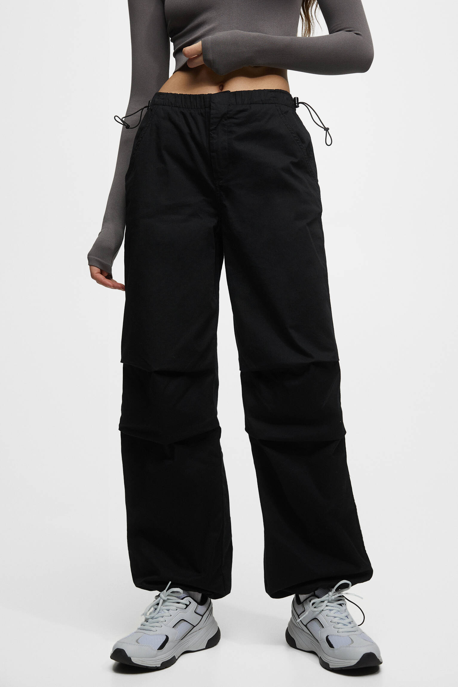 Calça Parachute com Cintura Ajustável - Preta