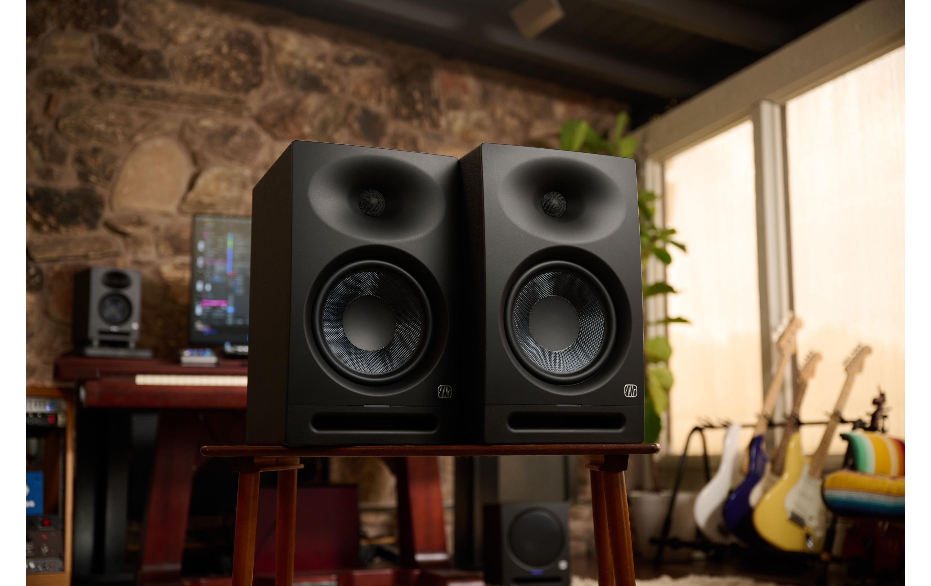 Studiomonitor Eris Studio 8 Schwarz<br>Aktive 8-Zoll 2-Wege-Studiomonitore mit EBM Wave Guide
