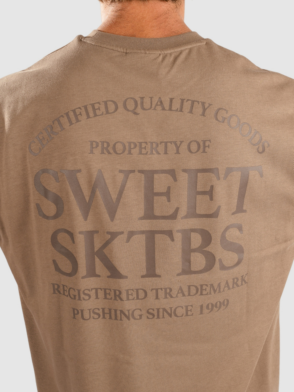 SWEET SKTBS Loose Certified T-Shirt brown