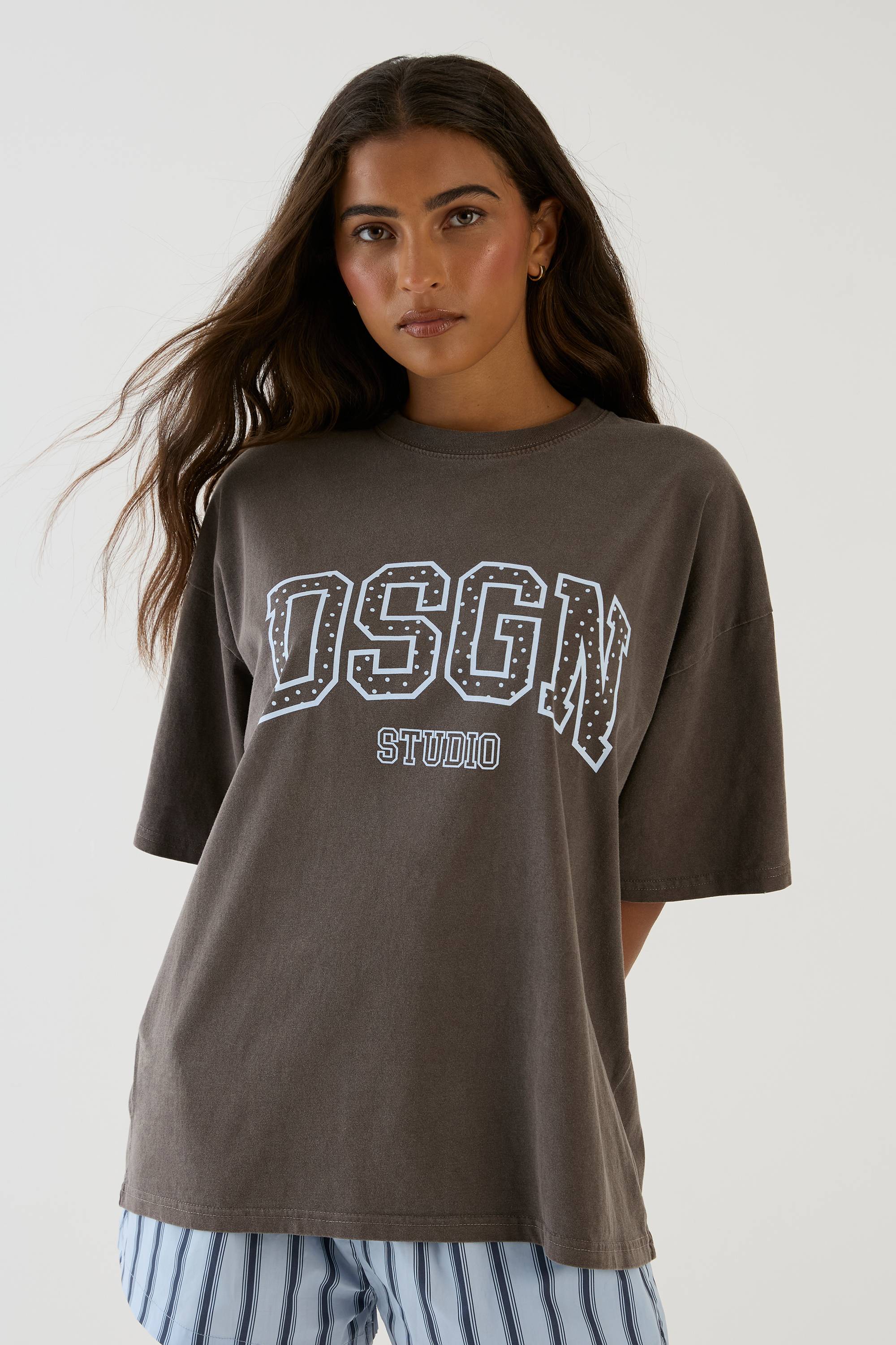 T-shirt Oversize Teint Délavé À Pois Style Universitaire Dsgn Studio