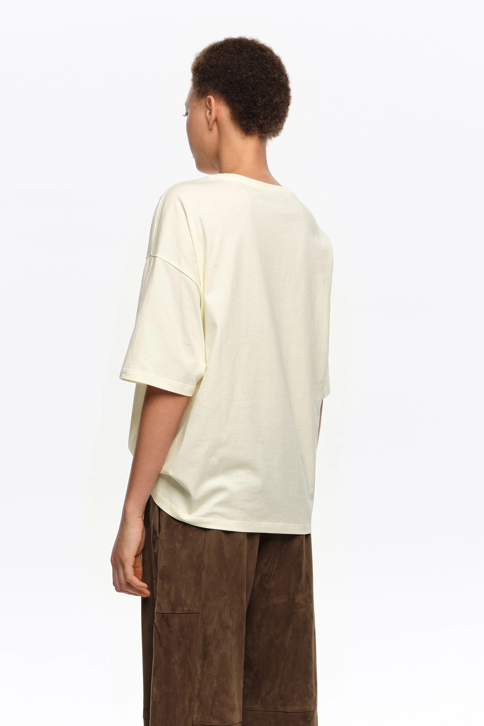 Camiseta marfim com estampa floral
