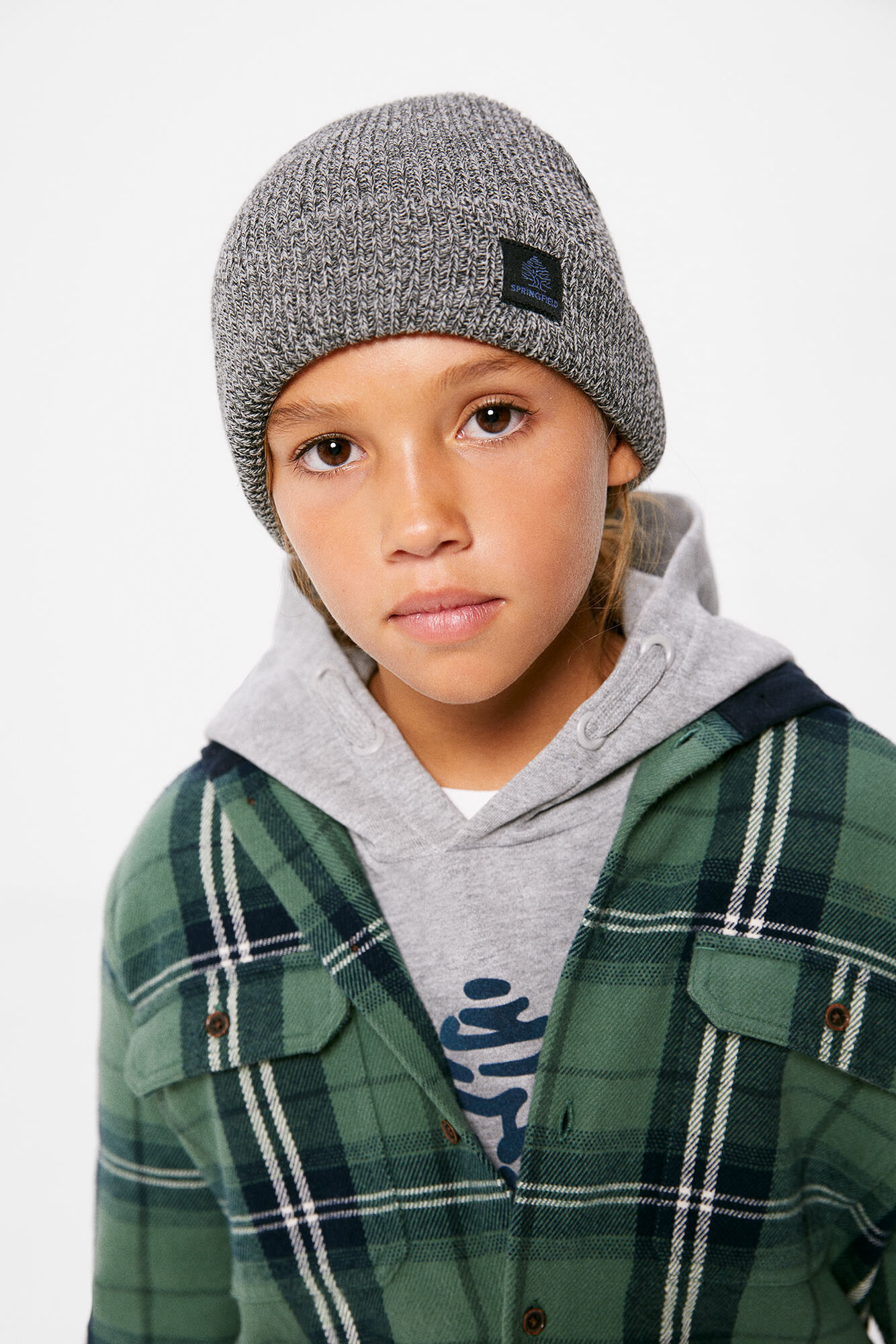 Gorro de malha trançada para menino