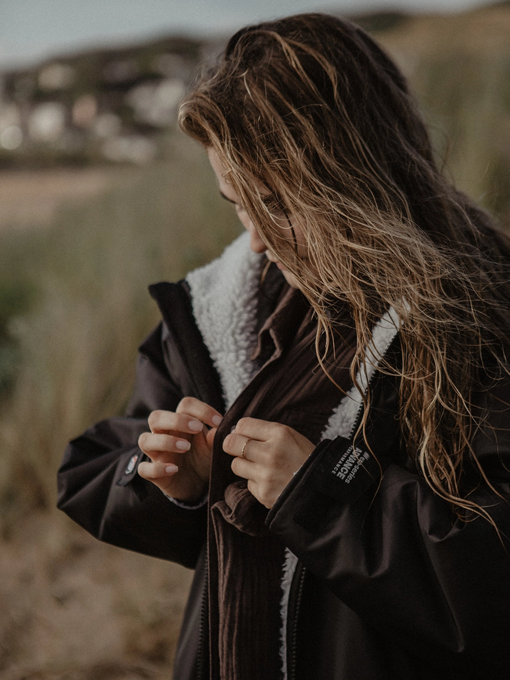 Dryrobe Advance Medium Long Sleeve Surf Poncho black grey