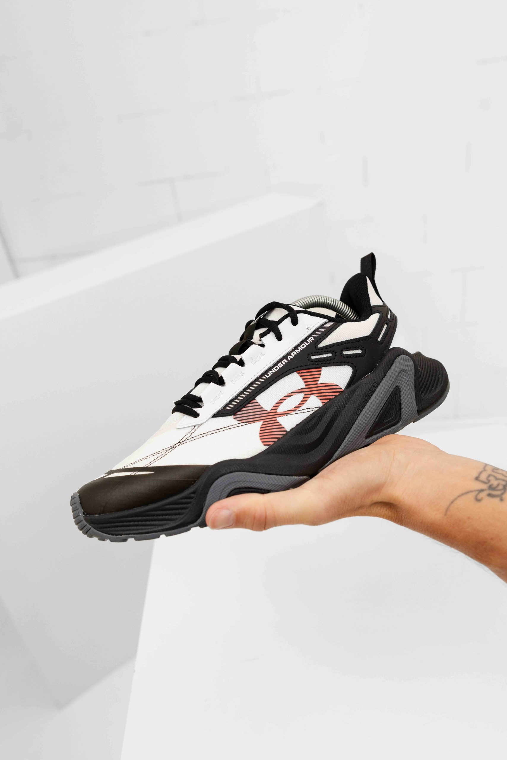 Under Armour Charged Commit TR 5 Sneakers Heren Wit/Zwart