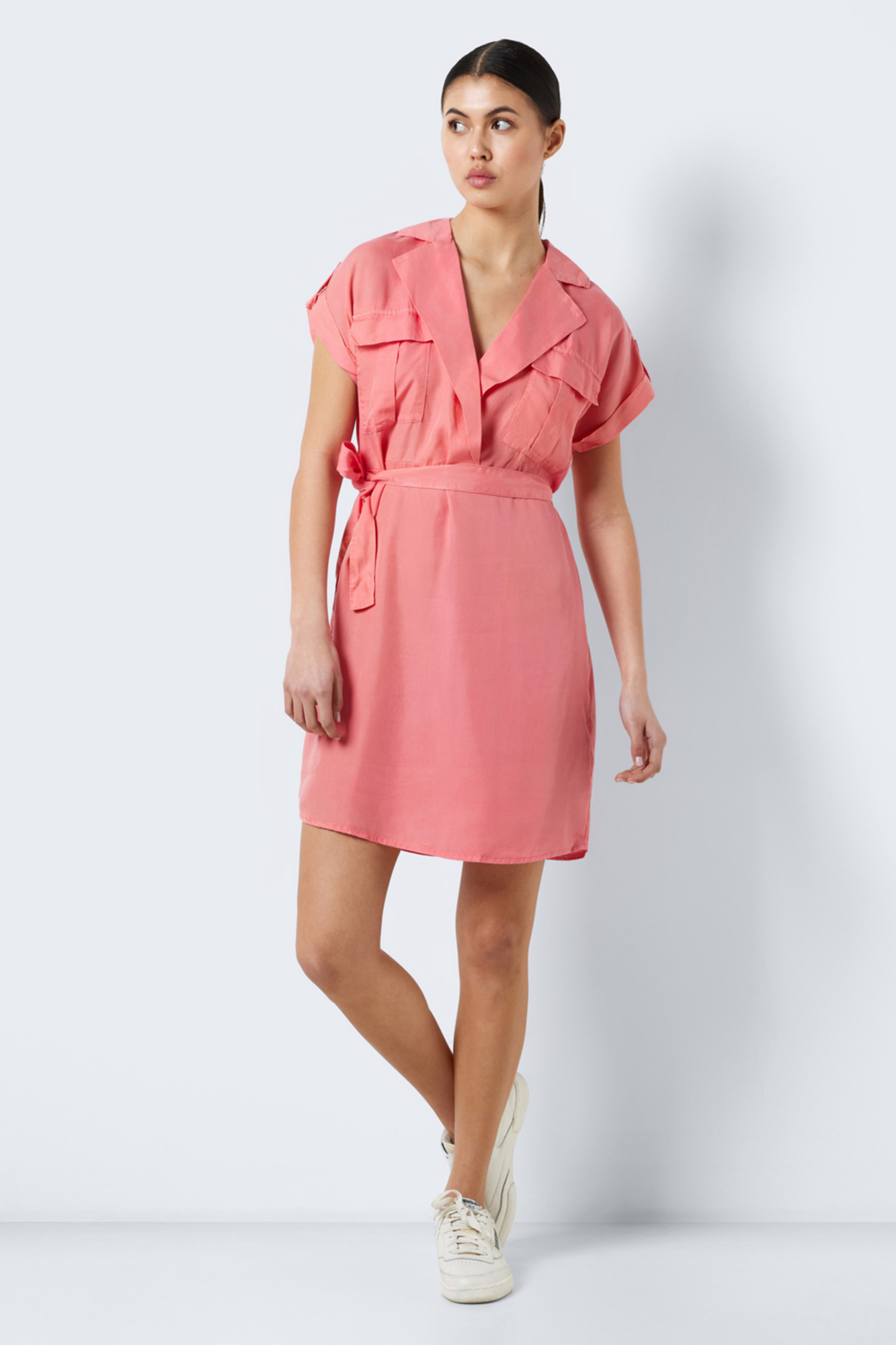 Vestido curto tipo camisa em Lyocell Tencel
