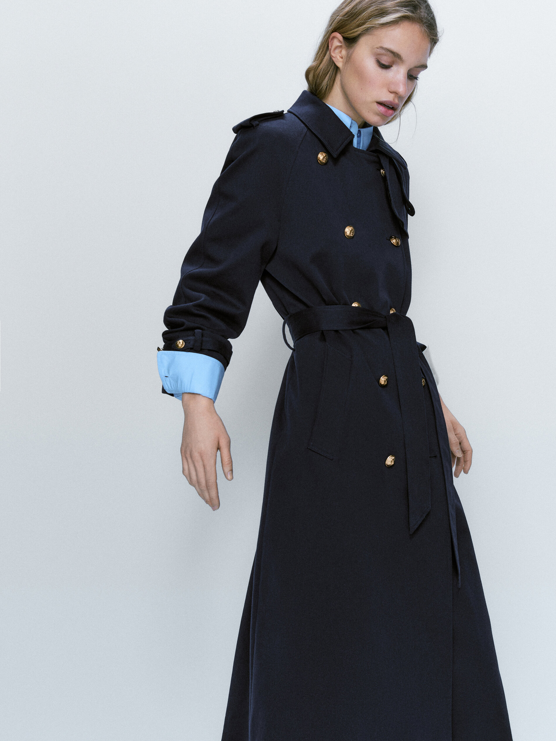 Trench coat com botões dourados - AZUL MARINHO