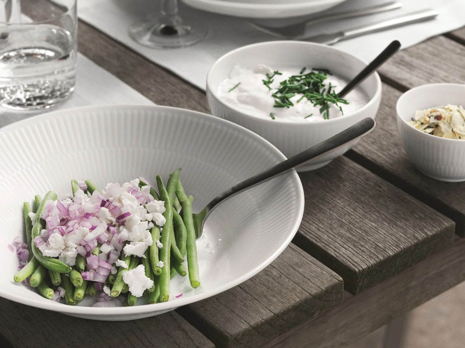 Royal Copenhagen  Hvid Riflet dyb tallerken - 24 cm.