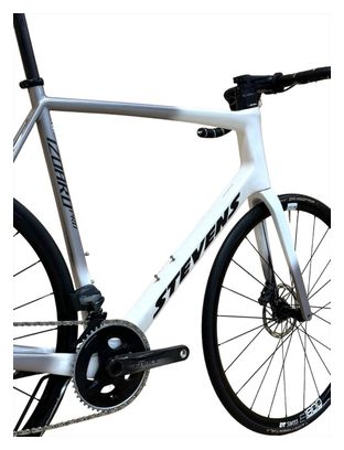 Produit reconditionné . Stevens Izoard Pro Disc Carbon Force AXS 2022 . Vélo de Route . Stevens . très bon état