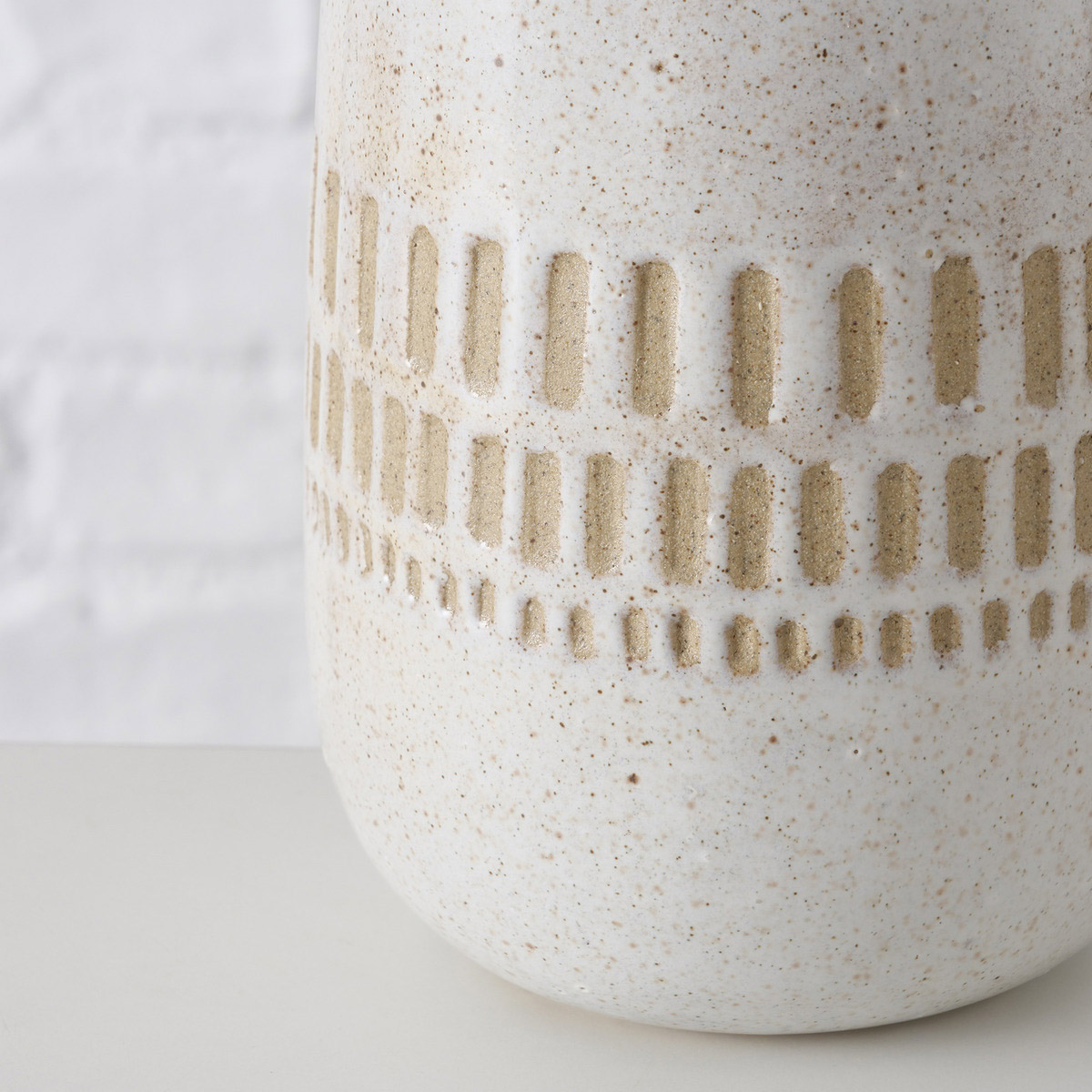Vase - beige oder weiß - sortiert - Steingut